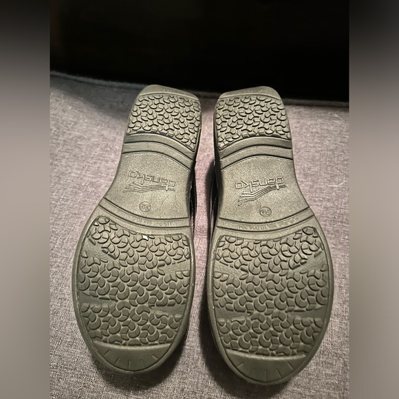Black Dansko Clogs XP 2.0. Size 39. Rarely worn like new. - Picture 2 of 3